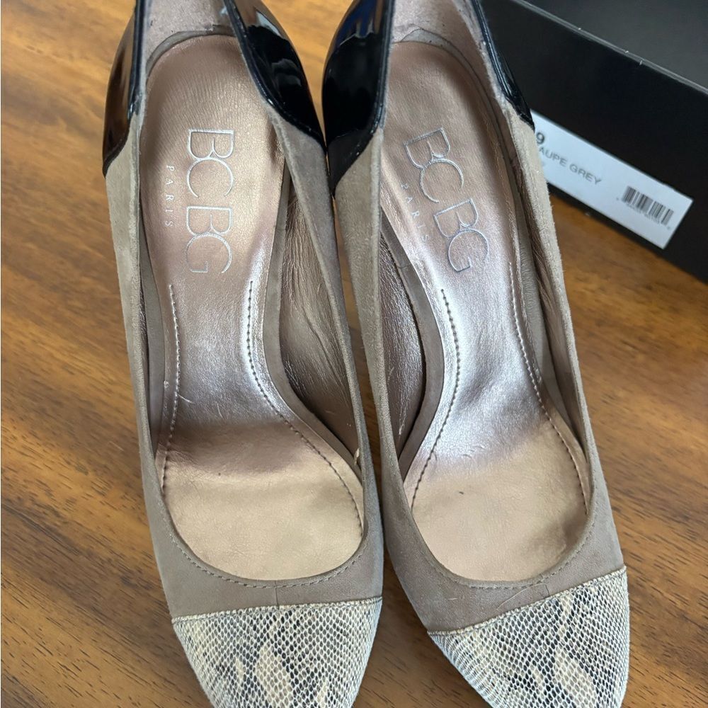 BCBG platform heels - Picture 5 of 10